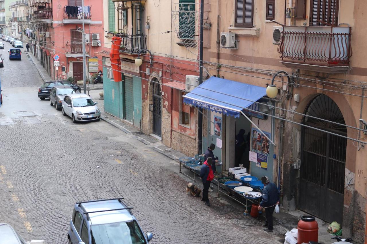 La Casa Del Sole Apartment Napoli Bagian luar foto